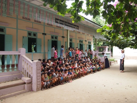 Yandobo school kids