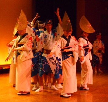 Awa-Dori dancers