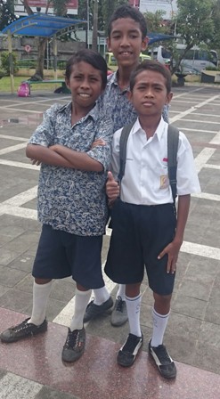 School kids at World Peace Gong plaza